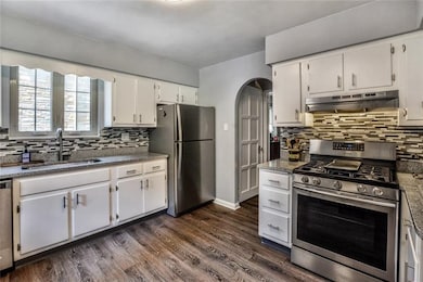 Beautifully modernized kitchen with plenty of room