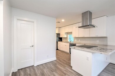 7201 Helmers St, Houston, TX 77022 - photo 4