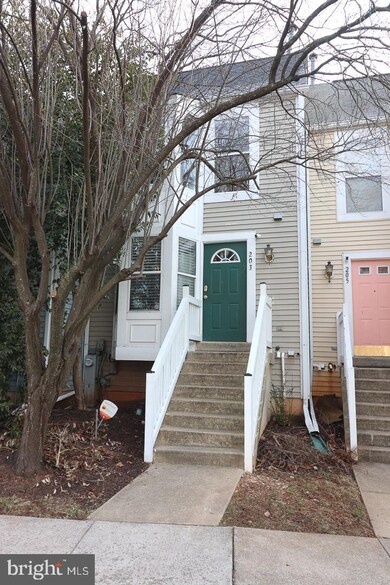 203 Sycamore Ridge Rd, Laurel, MD 20724 - photo 2