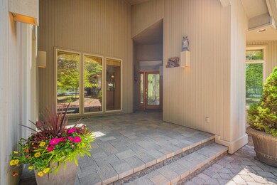8- Front Porch 18160 Mt Baker -08