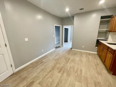 25 Kipp St, Newark, NJ 07108 - photo 5