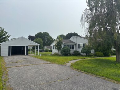 81 Poplar St, Chicopee, MA 01013 - photo 5