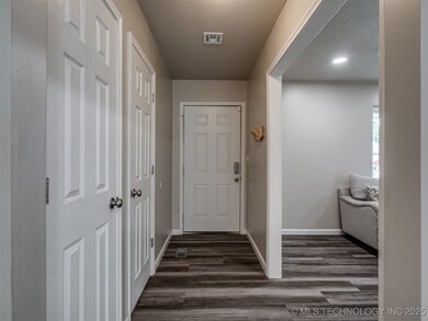 1149 N Hickory Place, Broken Arrow, OK 74012 - photo 4