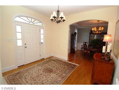 Foyer - Spacious formal entry