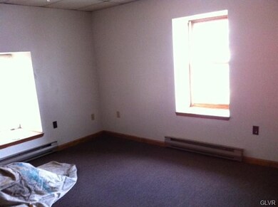 301 Main St unit 2, Slatington, PA 18080 - photo 4