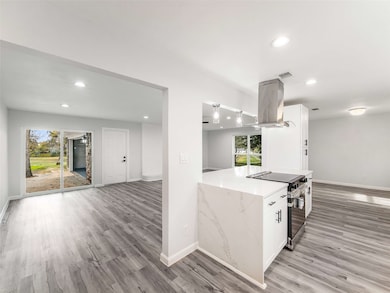 632 Melbourne Ct, Hurst, TX 76053 - photo 5