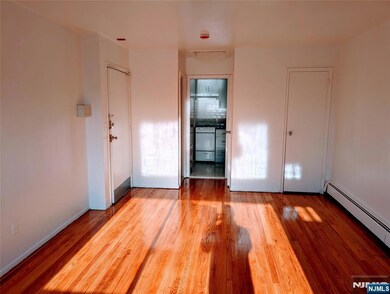 1599 Bergen Blvd unit 7, Leonia, NJ 07605 - photo 2