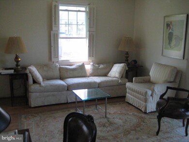 949 E Maple St, Palmyra, PA 17078 - photo 2