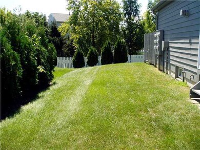 739 Parkbluff Way unit 739, Lewis Center, OH 43035 - photo 3