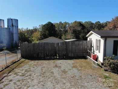 1711 W C St, Kannapolis, NC 28081 - photo 7