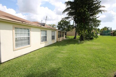 4828 Paulie Ct, West Palm Beach, FL 33415 - photo 5