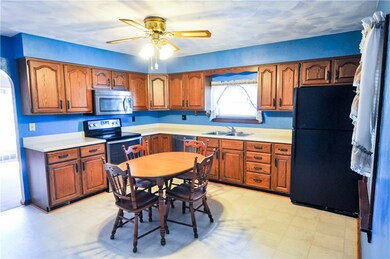 Eat-in Kitchen