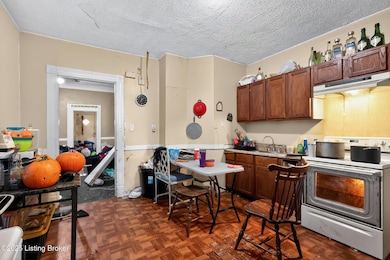 07_2111_Grand_Ave_Louisville_KY_40210_US