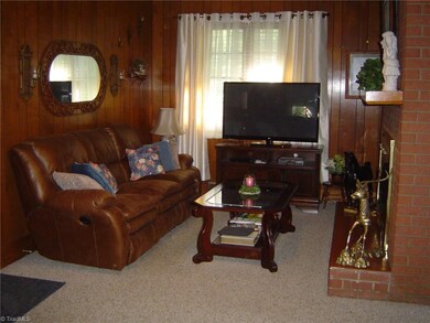 5277 Sweetwater Ct, Greensboro, NC 27407 - photo 3