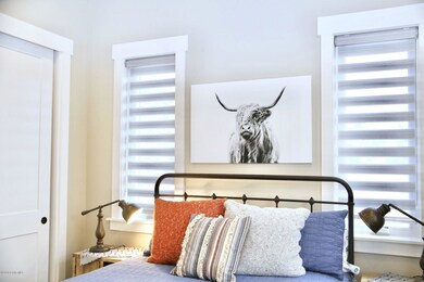 49-Guestbedroom4