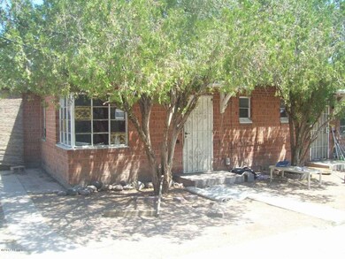 1632 E Oak 008