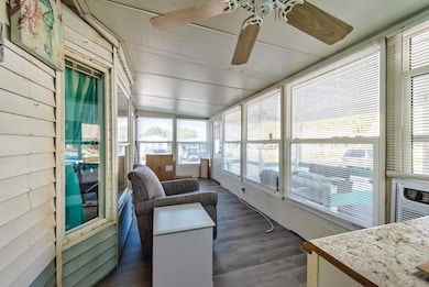 38130 Mc Donald St unit 40, Dade City, FL 33525 - photo 4