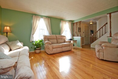 8978 Westchester Dr, Manassas, VA 20112 - photo 4