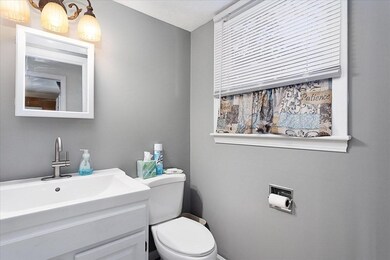 100 Loxwood St, Worcester, MA 01604 - photo 5