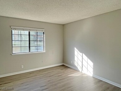 7054 Burcot Ave unit J43, Las Vegas, NV 89156 - photo 3