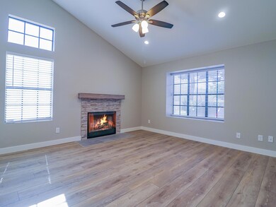 921 W University Dr 1242 mesa--3