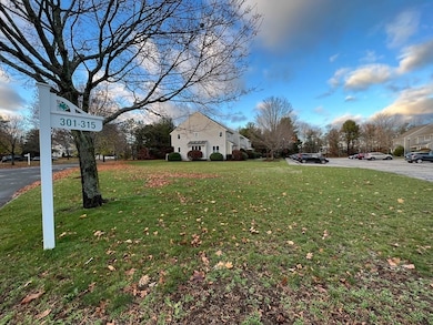 310 Maple Brook Rd, Bellingham, MA 02019 - photo 4