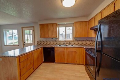 1218 SW Bryson St, Dallas, OR 97338 - photo 7