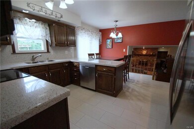 7433 Franks Dr, Bath, PA 18014 - photo 5