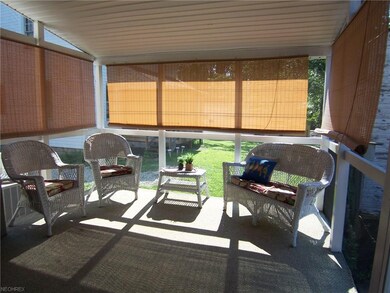 Cozy area to have your morning coffee!!!