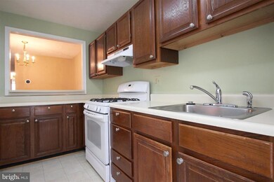 10118 Oakton Terrace Rd unit 10118, Oakton, VA 22124 - photo 7