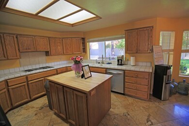 8425 S Hazelton Ln, Tempe, AZ 85284 - photo 3