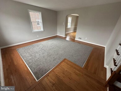 220 Medwick Garth E, Baltimore, MD 21228 - photo 5
