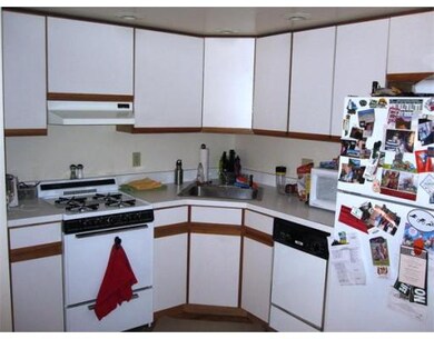 2A Baldwin Place unit 4, Boston, MA 02113 - photo 5