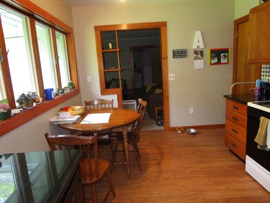 Eat-in kitchen