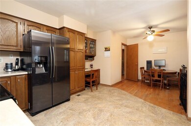 1005 68th St, Windsor Heights, IA 50324 - photo 4