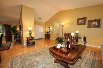 14 Danforth Cir, Manchester, NH 03104 - photo 4