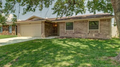 1667 S Pecan Ave, Broken Arrow, OK 74012 - photo 2
