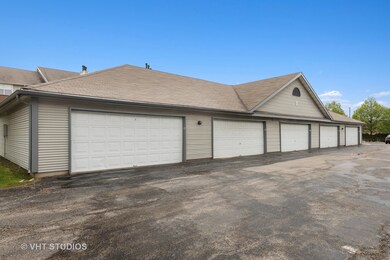 93 Kensington Cir unit 106, Wheaton, IL 60189 - photo 4