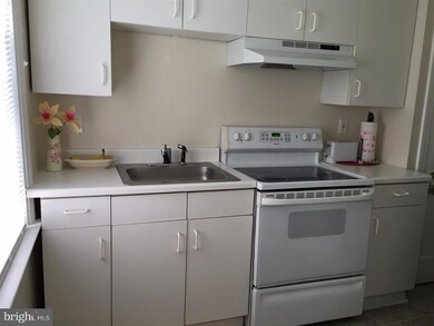 209 Pilgrim Ln unit 2ND FL, Drexel Hill, PA 19026 - photo 5