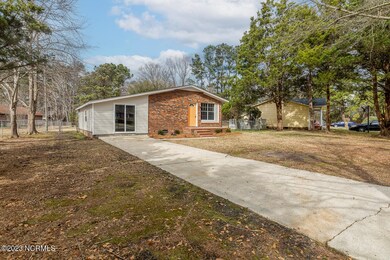 725 Dennis Rd, Jacksonville, NC 28546 - photo 3