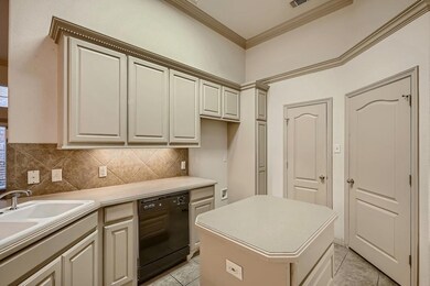 8600 Beetle Nut Ln, North Richland Hills, TX 76180 - photo 7
