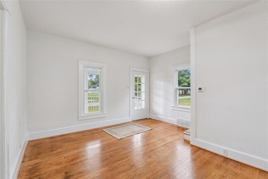 621 2nd St, Maxwell, IA 50161 - photo 3