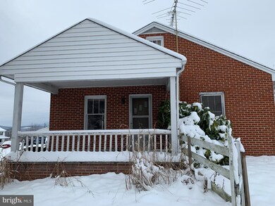 511 Thompson St, Strasburg, VA 22657 - photo 4