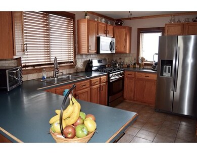 14 Puritan St, South Dartmouth, MA 02748 - photo 4