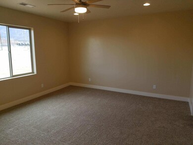 3714N175WMasterbed2