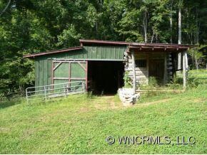 2 stalls, tack, feed areas