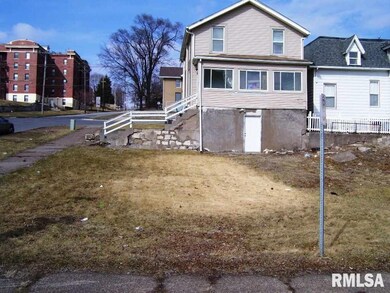 403 E 6th St, Davenport, IA 52803 - photo 4