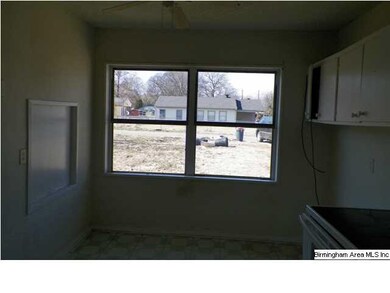EAT IN AREA IN THE KITCHEN