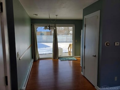 816 Virginia Ave, Marysville, MI 48040 - photo 4