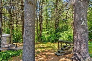 311 Johnny Appleseed Ln, Leominster, MA 01453 - photo 4